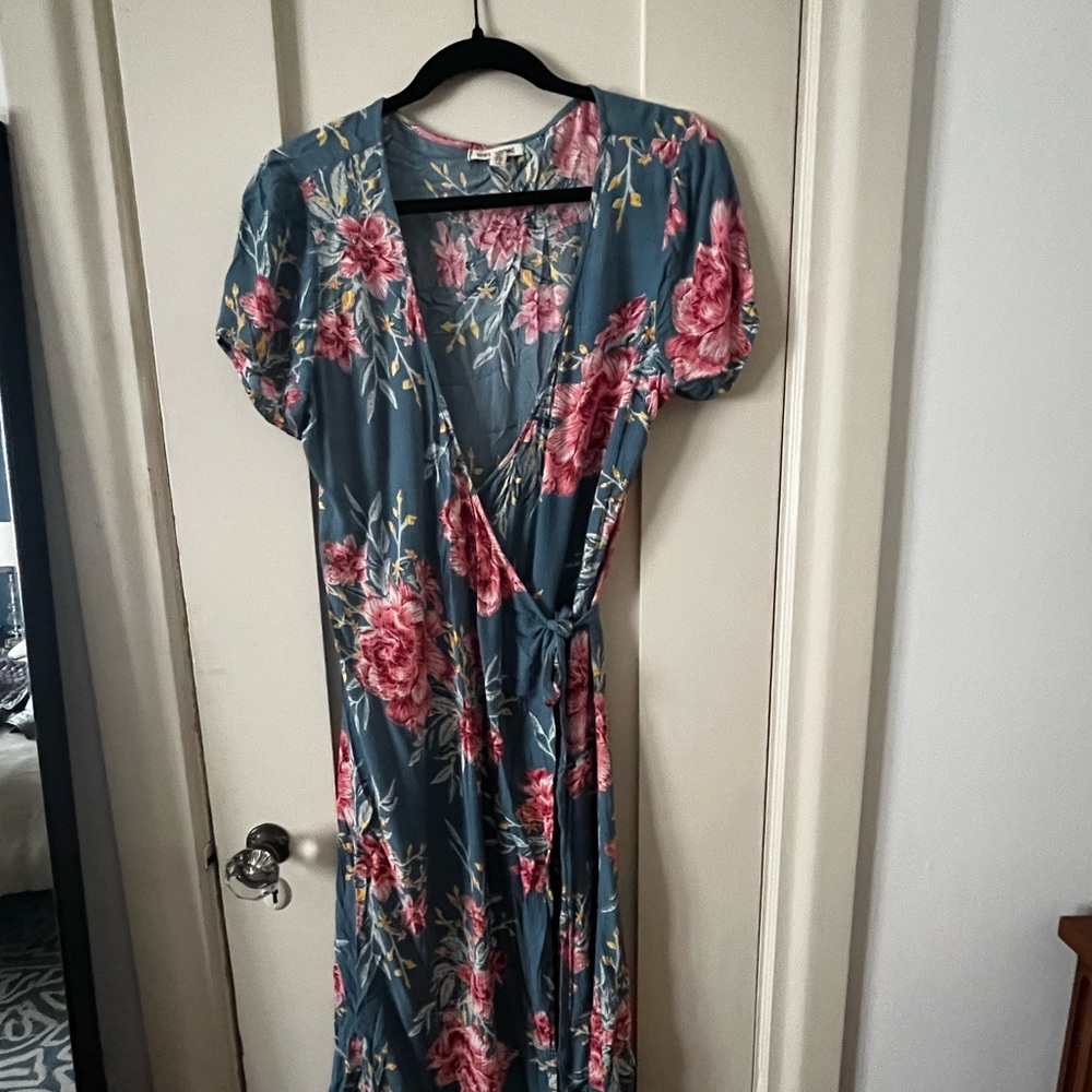 Billabong Floral Wrap Dress size L
